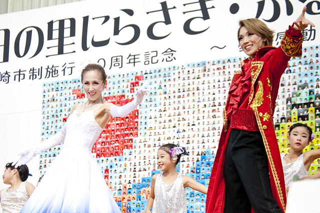 韮崎市制施行60周年記念及び宝塚歌劇団創立100周年記念レビューショー